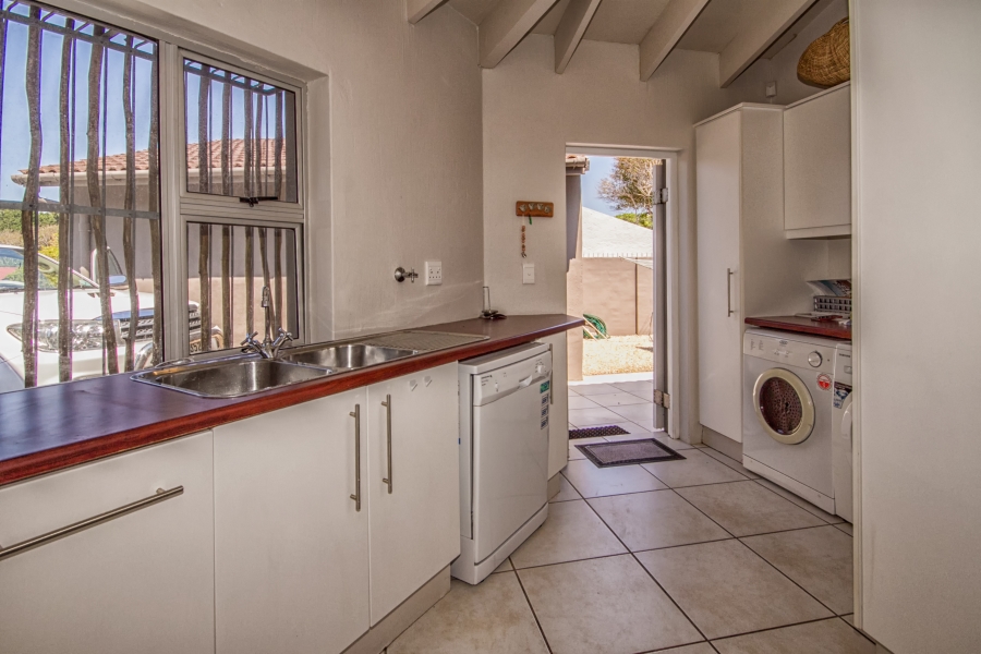 To Let 4 Bedroom Property for Rent in Seaside Longships Western Cape